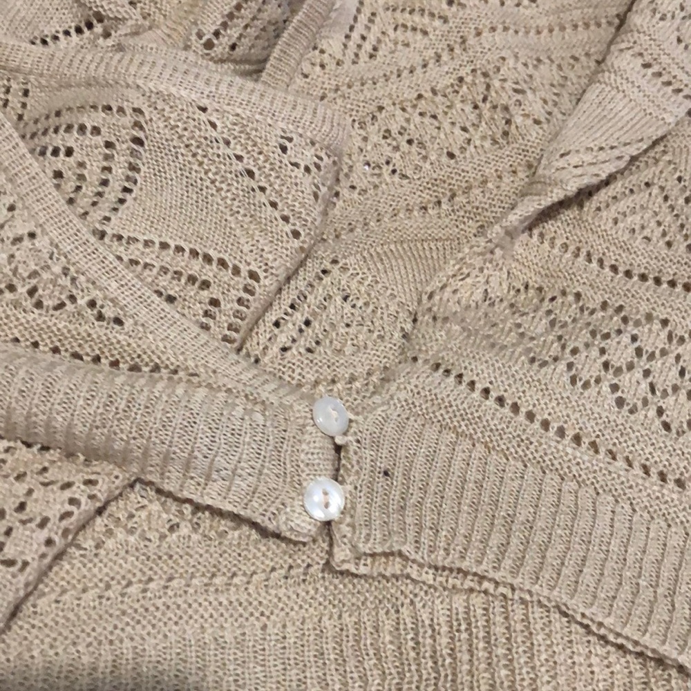💼 Khaki Knit V-Neck 3/4 Sleeve Lightweight Top - Picture 4 of 5